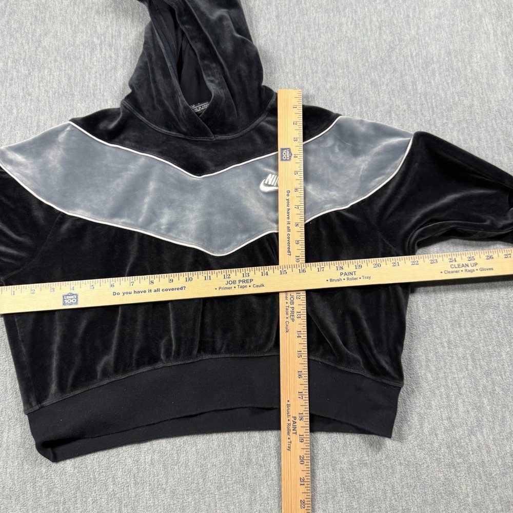 Nike‎ Hoodie Womens Large Black Velour Chevron Cropped Pullover Sweatshirt - Picture 5 of 8